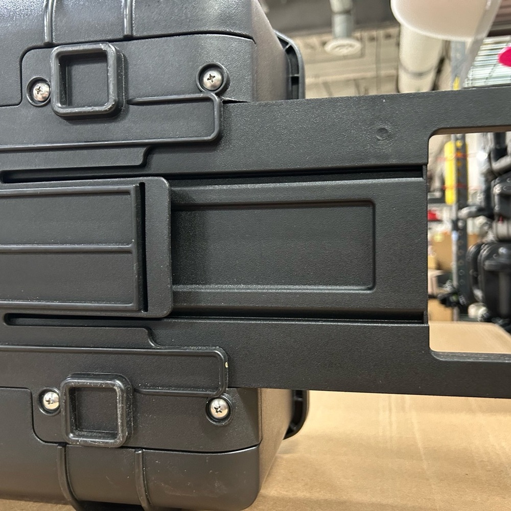 Pelican Air 1535 Rugged Black Camera Case - Picture 6 of 14